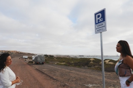 Se establecen en Playa Blanca y Fabelo dos zonas de estacionamiento regulado para autocaravanas