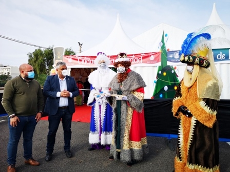 El alcalde Juan Jiménez entrega las llaves de la ciudad de Puerto del Rosario a los Reyes Magos